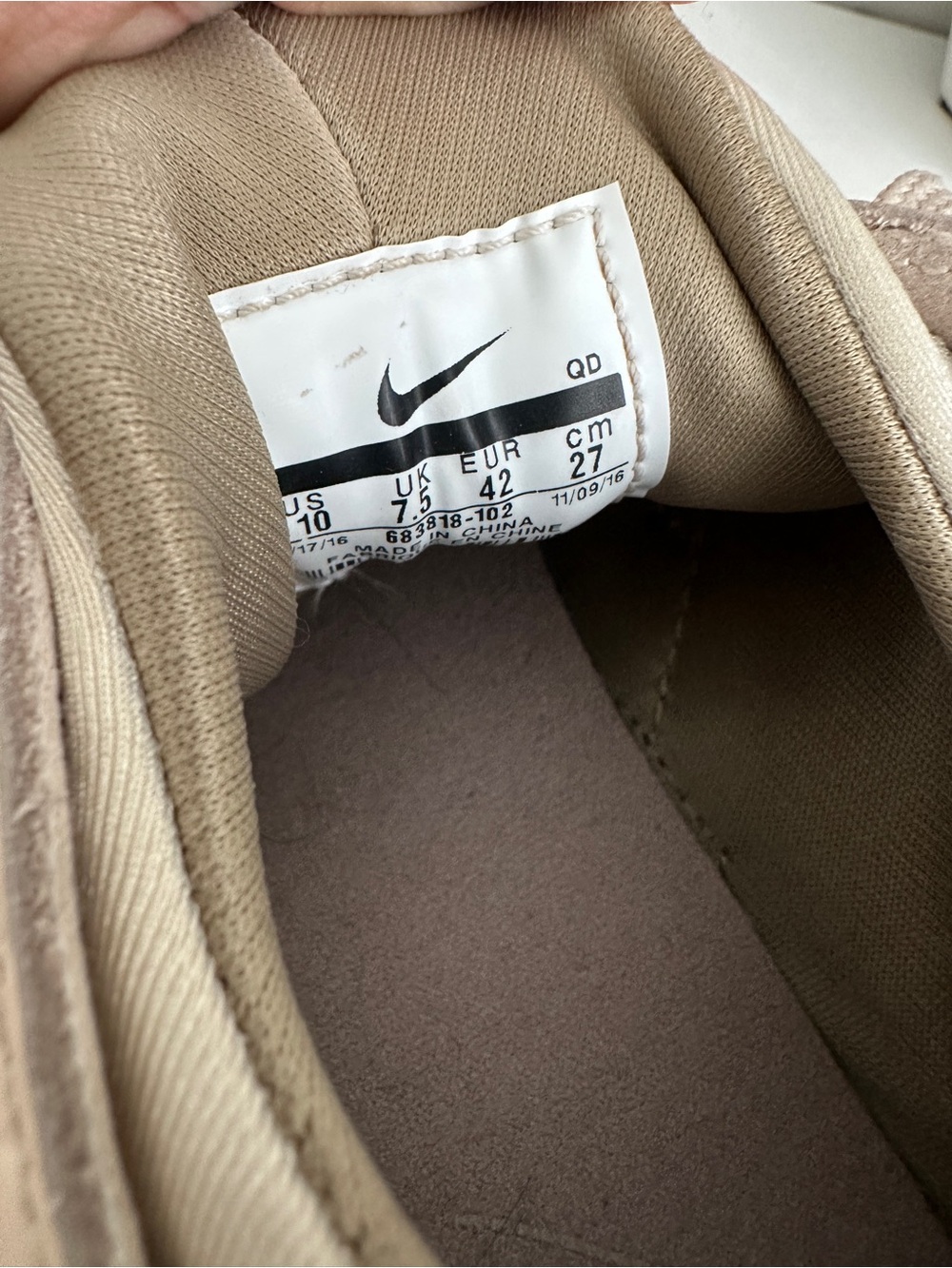Nike Womens Light Beige Trainer Huarache Sneaker - Picture 5 of 5